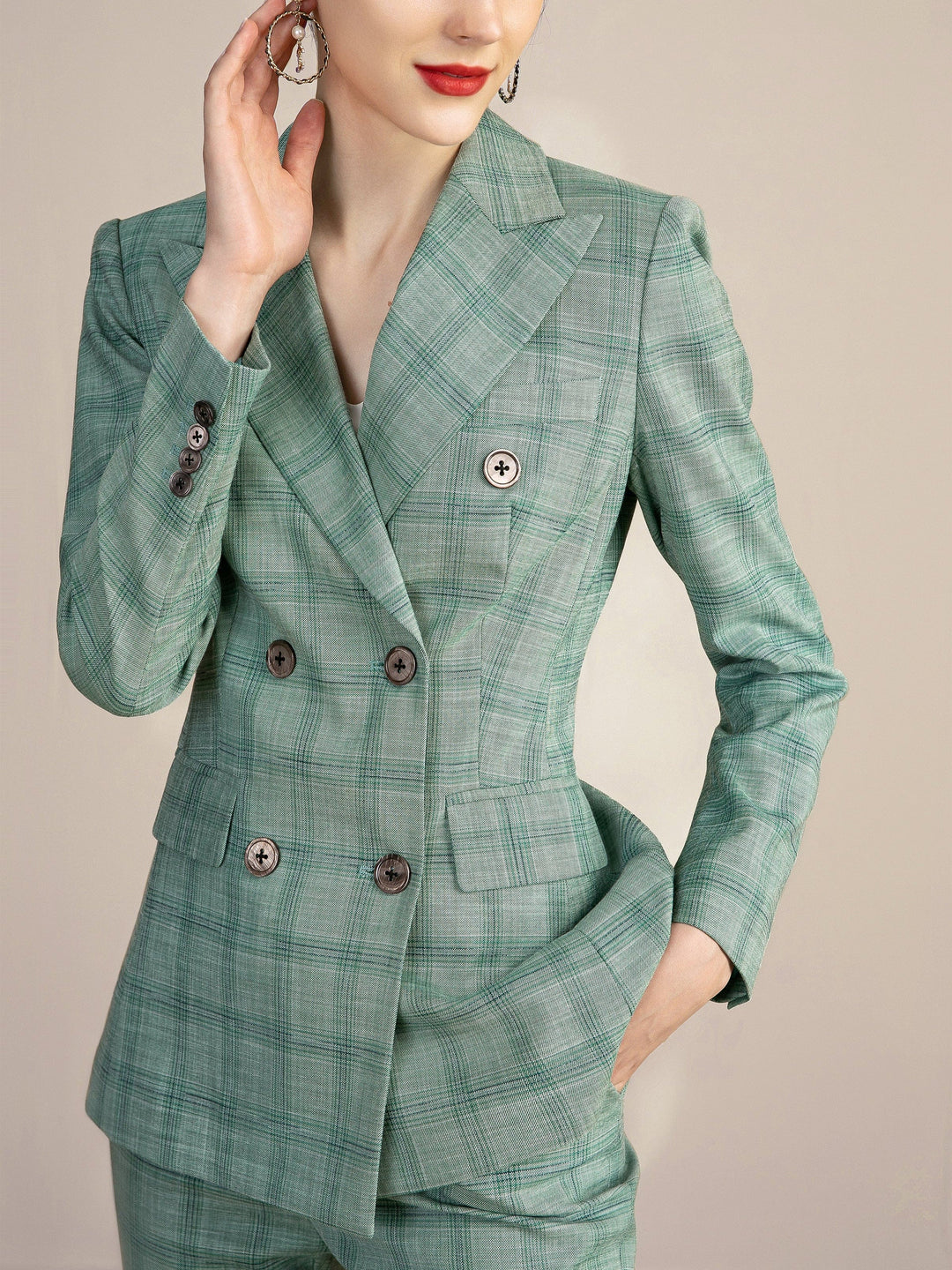 solovedress Green 2 Piece Double Breasted Peak Lapel Slim Fit Plaid Women Suit